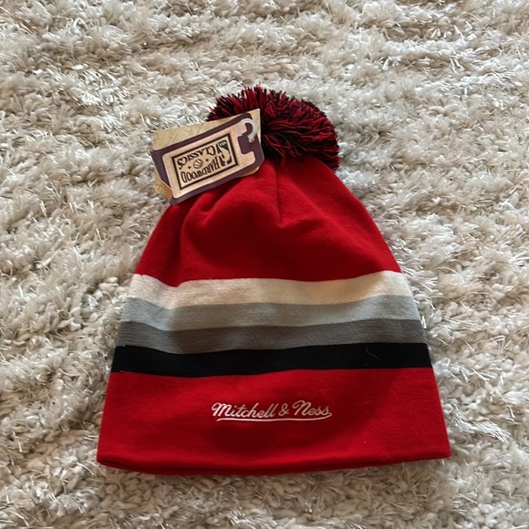 Mitchell & ness bulls beanie - Picture 2 of 2